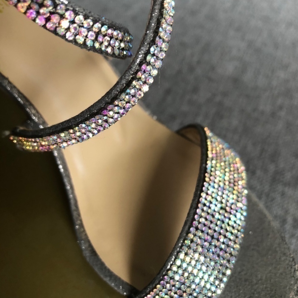 Thalia Sodi Womenโs Dress Sandals Shoes Sparkling Golden Wedding Party Heels 6.5 - Picture 11 of 17